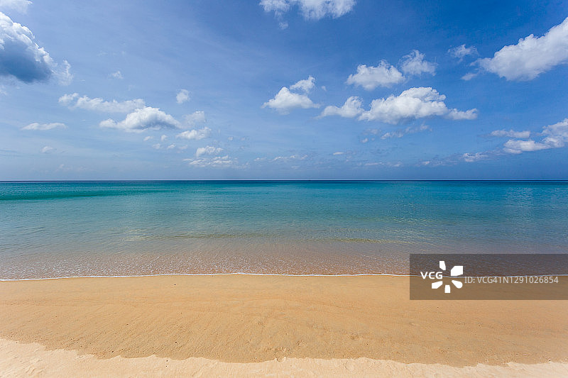 美丽的安达曼海和巴东海滩的白色沙滩图片素材
