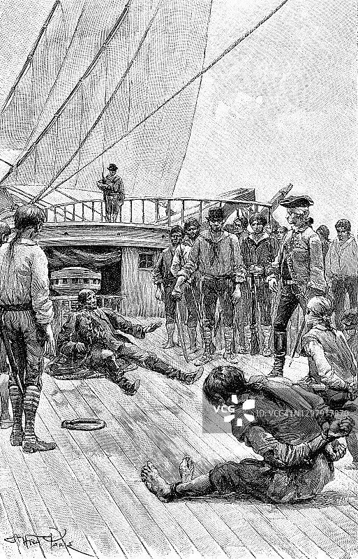 在一艘船的甲板上，两名囚犯正在接受审讯图片素材