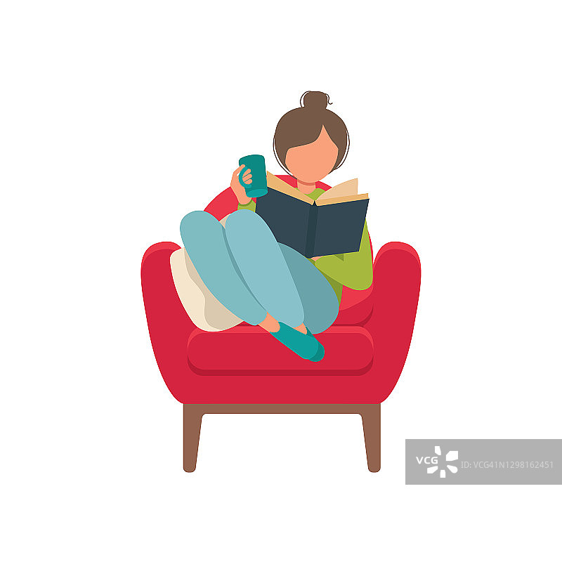 年轻女子在舒适的红色扶手椅上看书，孤立的白色背景图片素材
