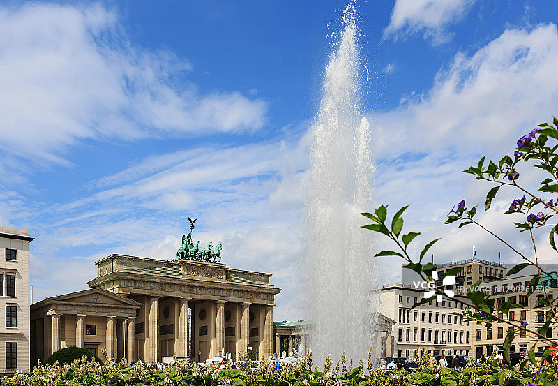 勃兰登堡门和巴黎广场(德国柏林)图片素材