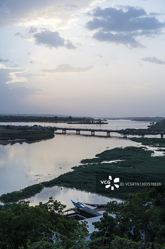 尼日尔河日落，尼亚美，尼日尔，西非，非洲图片素材