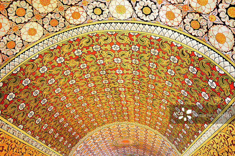 康提寺的牙舍利天花板细节。图片素材