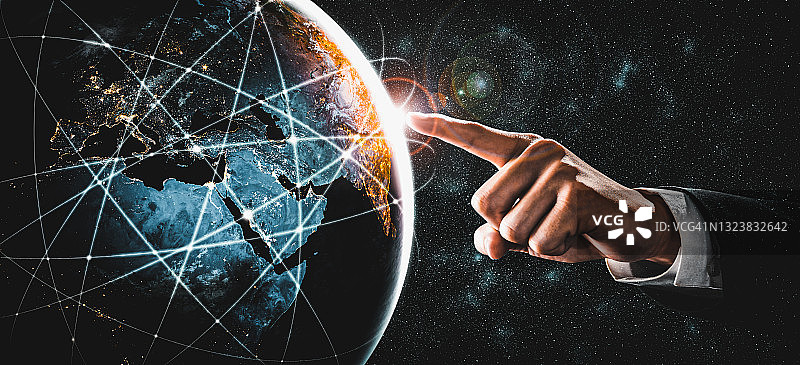 覆盖地球的全球网络连接，以创新感知为纽带图片素材