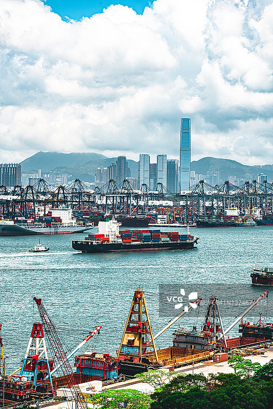对香港货物起重机集装箱码头的看法图片素材