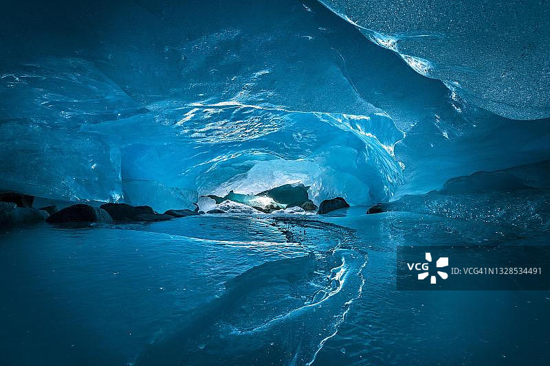 冰洞，冰洞，Morteratsch冰川，恩加丁，格里森，瑞士图片素材