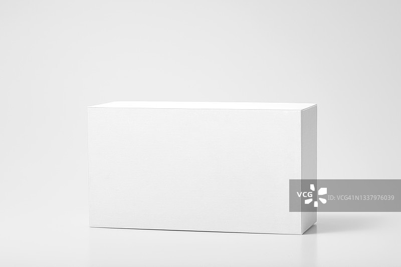 白色矩形盒孤立在灰色背景图片素材