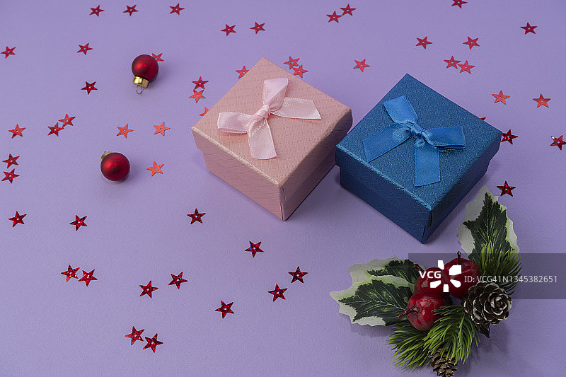 粉色和蓝色的礼品盒图片素材