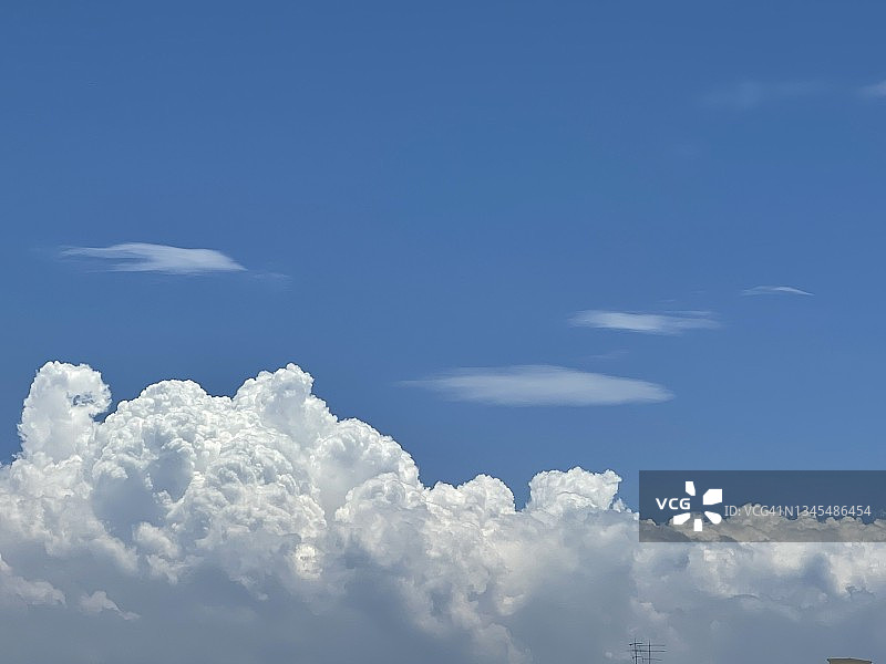 云与蓝天图片素材