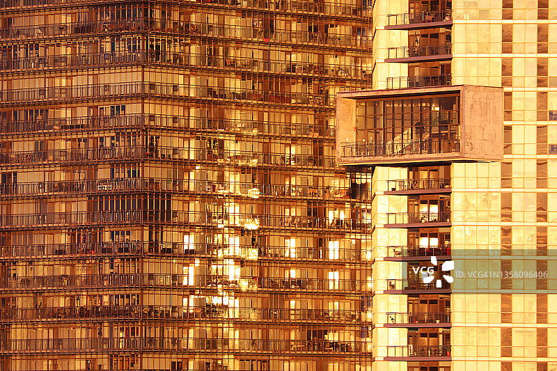 城市巨人的黄金映像图片素材