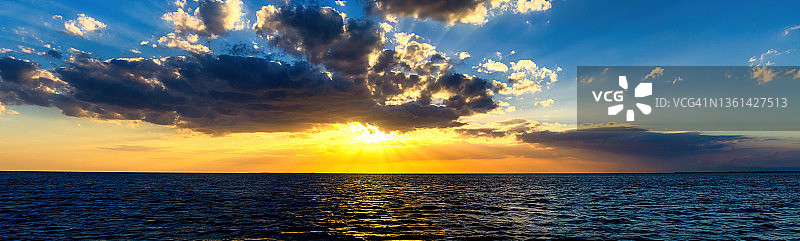 加勒比海田园诗般的日落图片素材