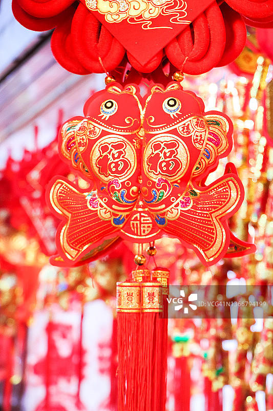 中国广东江门，传统的中国农历新年装饰香包。图片素材