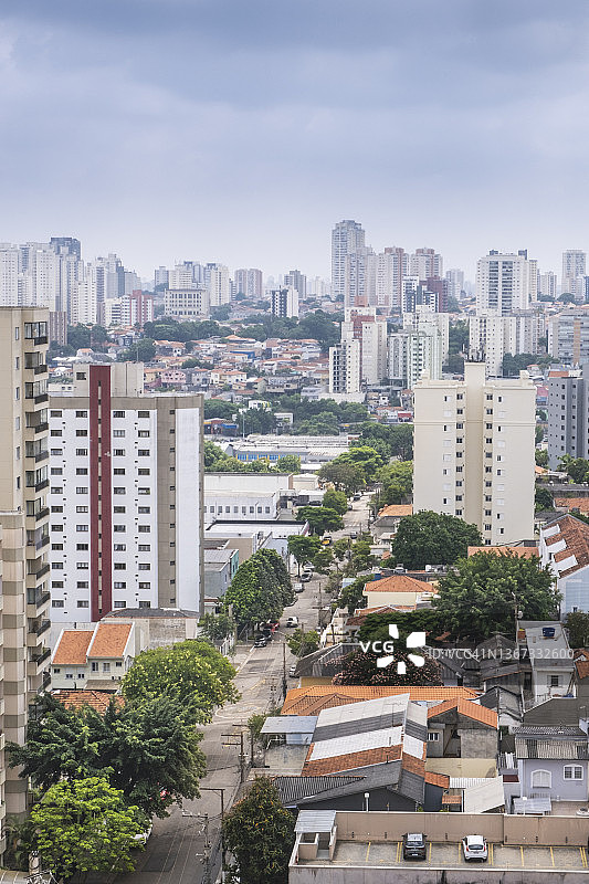 拉丁美洲的一种住宅内城区，有低层和高层建筑图片素材
