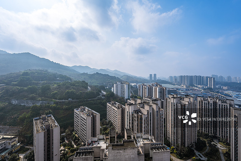 清晨重庆城市的天际线图片素材