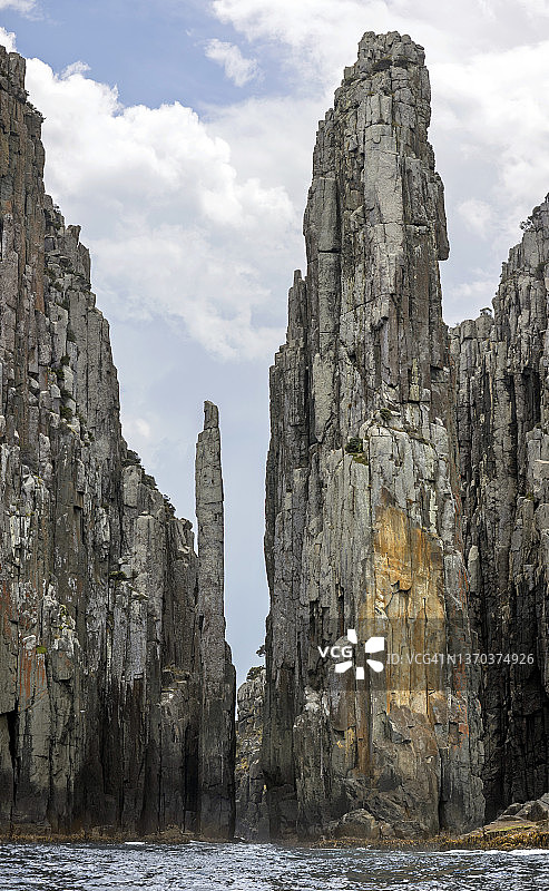 海崖岩石岬，著名的海蚀柱，图腾柱，澳大利亚塔斯马尼亚图片素材