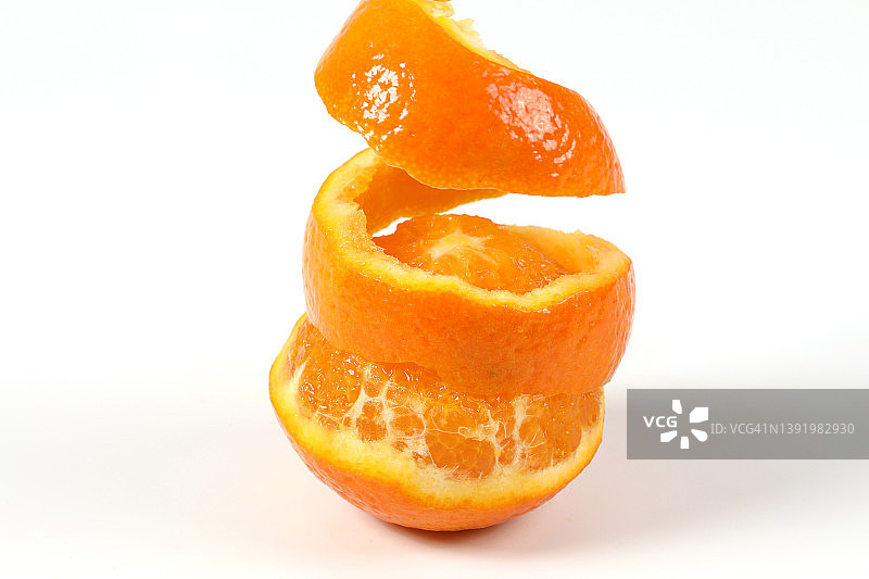 橙色水果有益于健康。橙皮。维生素c。吃点东西，让自己神清气爽。图片素材