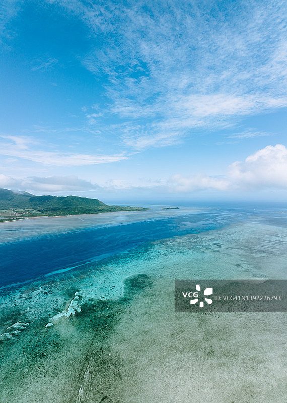 上图为日本冲绳八重山群岛的irimote岛图片素材