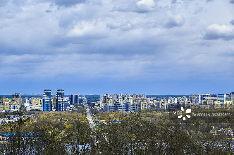 城市景观视图，在基辅市左岸。图片素材