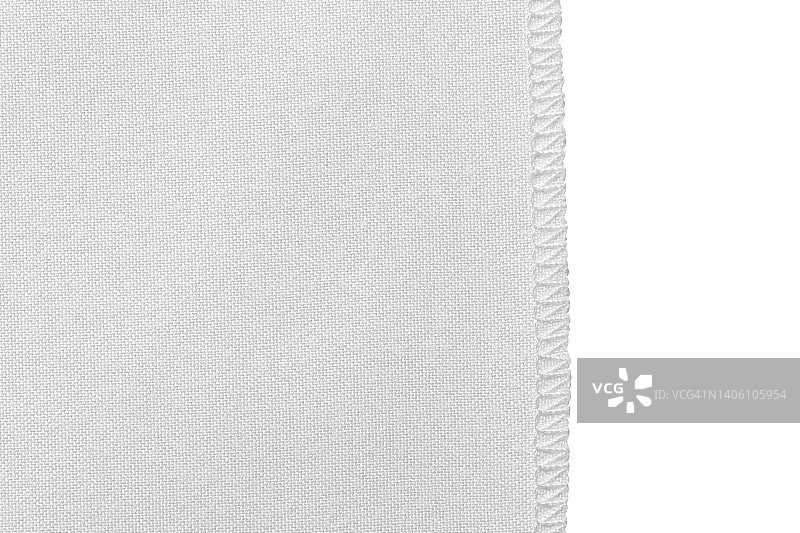 白色布是涤纶丝质地布料和纺织品上隔离的白色底色。剪切路径图片素材