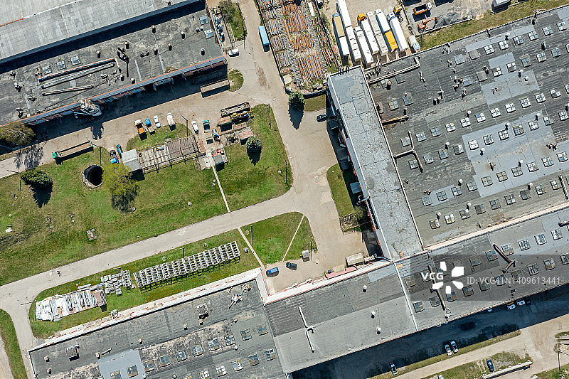 带有仓库和配送中心的工业区的空中景观图图片素材