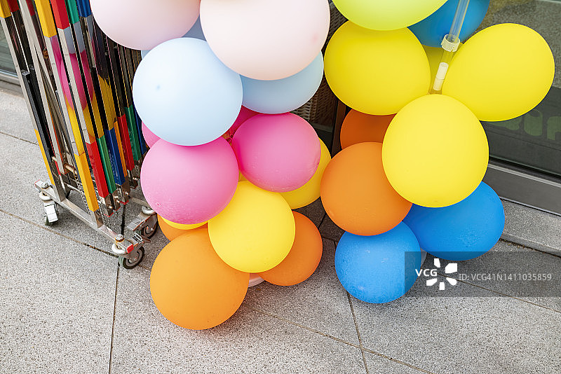 节日彩色捆扎气球图片素材