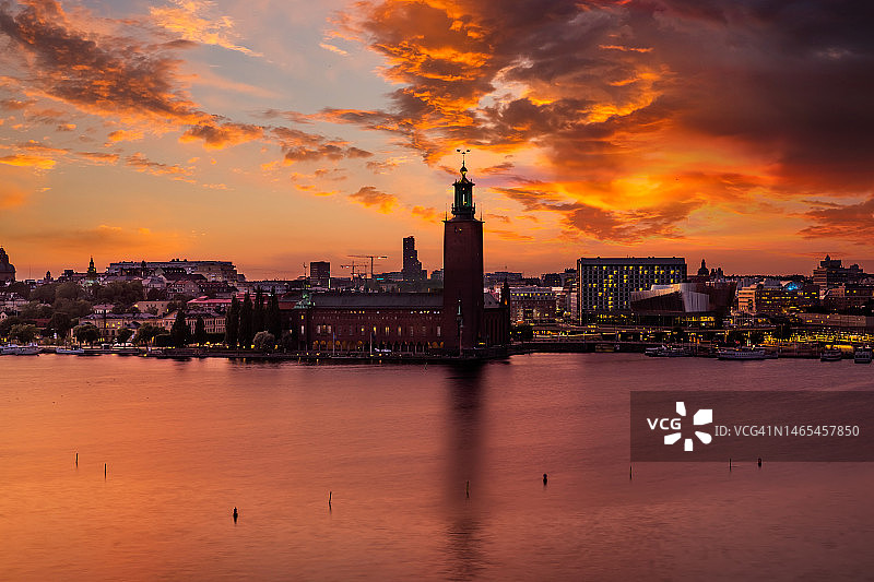 瑞典斯德哥尔摩老城区的日落景色图片素材