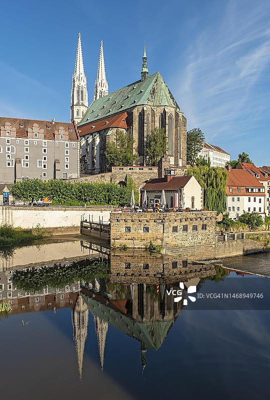 圣彼得和保罗教堂，彼得skirche, Woad House, Waidhaus)和Lusatian Neisse河，Goerlitz, Goerlitz，德国图片素材