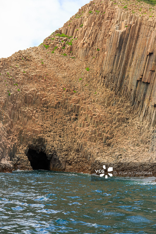 玄武岩岛和洞穴图片素材