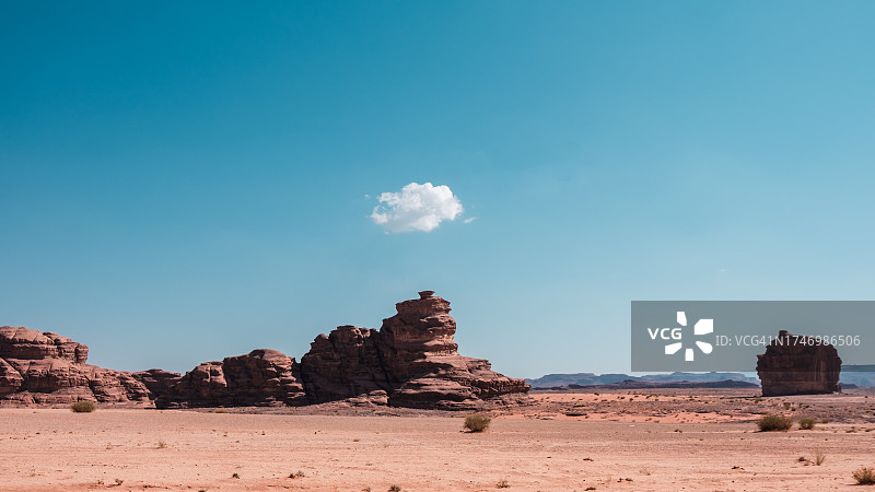 沙漠映衬天空的美景图片素材