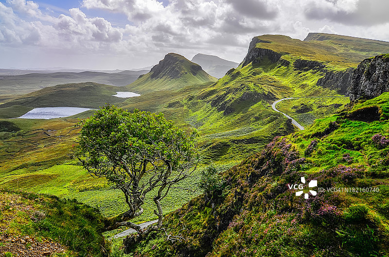 风景优美的奇莱恩山在斯凯岛，苏格兰高地图片素材
