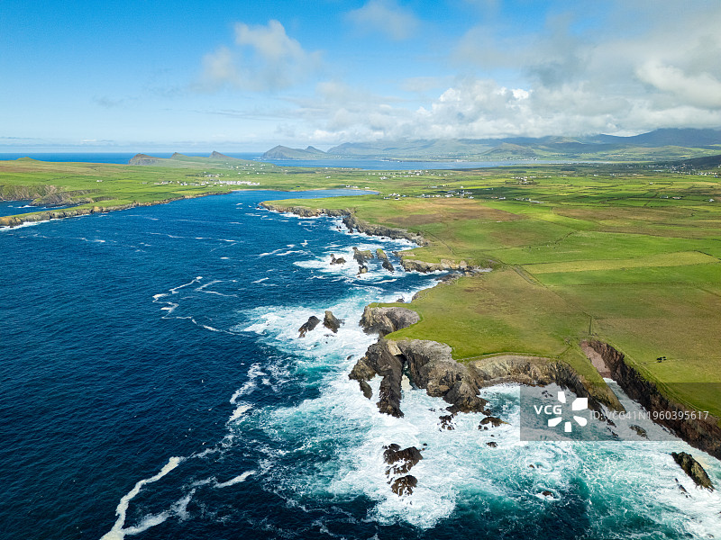 爱尔兰的堵头悬崖鸟瞰图图片素材