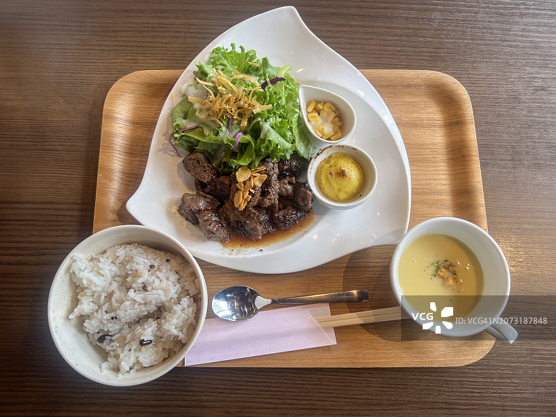 牛排Teishoku午餐套餐图片素材