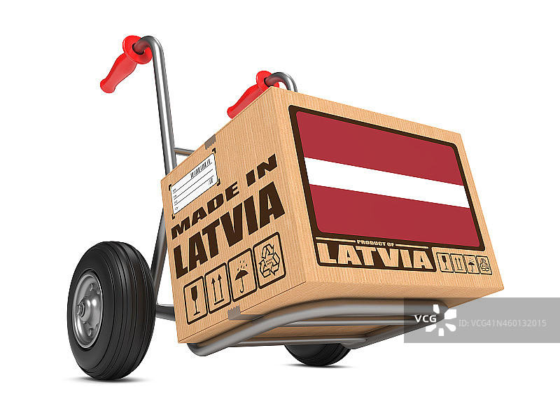 拉脱维亚制造-手推车上的纸箱。图片素材