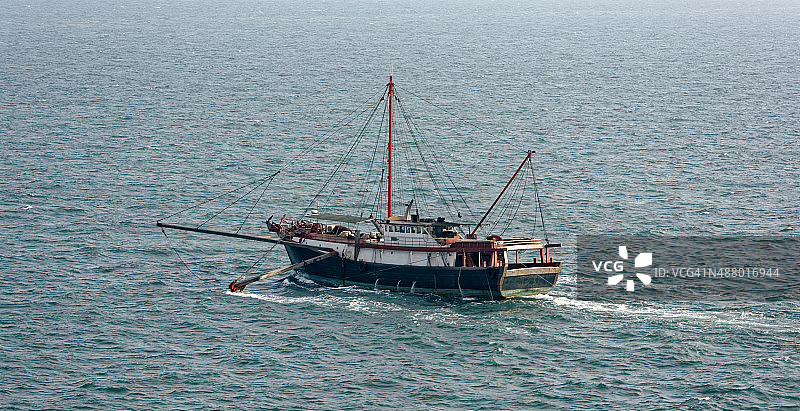 商业拖网渔船图片素材