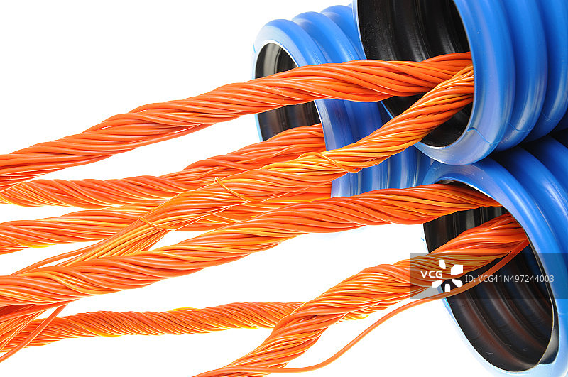 蓝色波纹管，橙色电缆图片素材