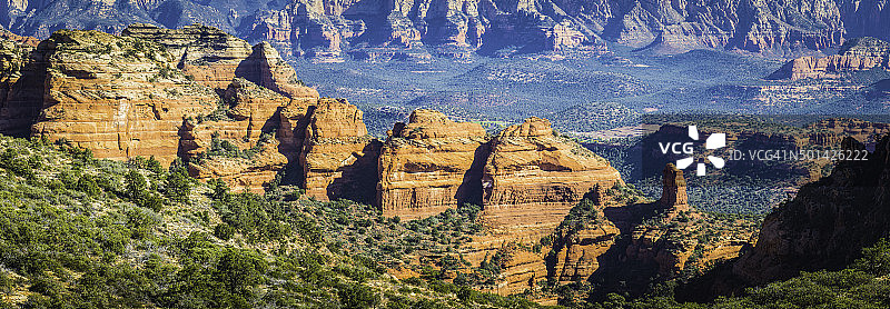 塞多纳红岩国家台地山全景沙漠荒野亚利桑那州图片素材