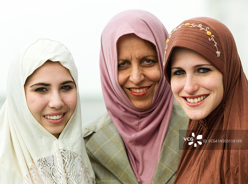 中东的母亲和女儿图片素材