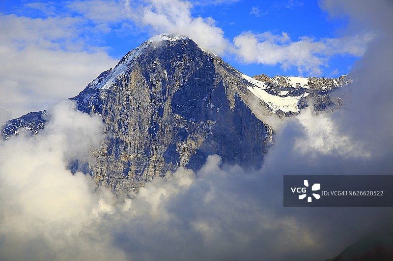 艾格尔北峰，壮观的云雾，伯尔尼高地，瑞士阿尔卑斯山图片素材
