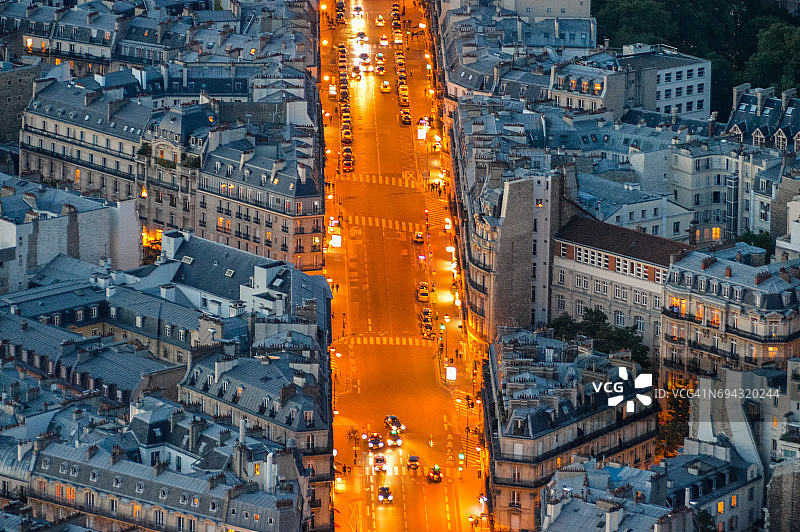 巴黎傍晚空中的城市景观图片素材