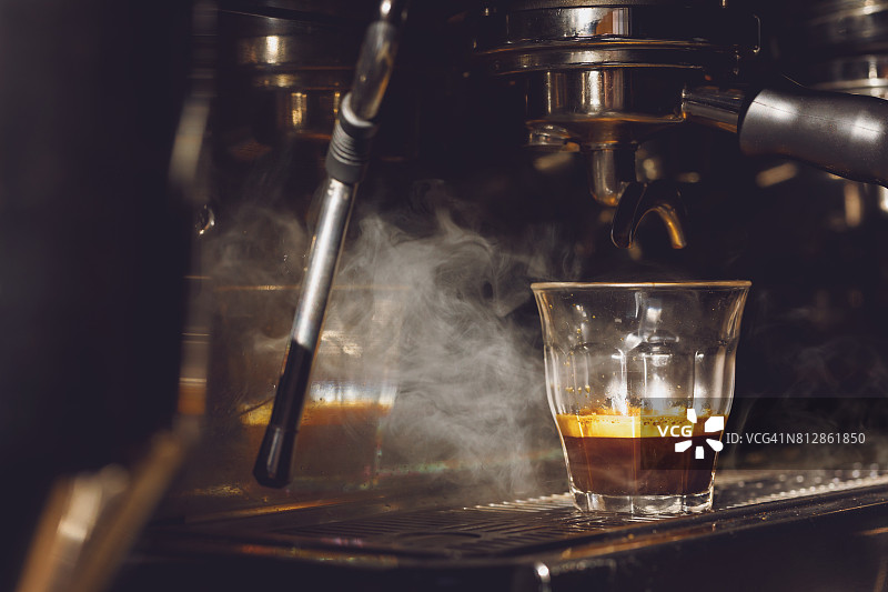 用蒸汽煮咖啡图片素材