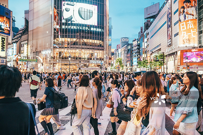 日本东京著名的涉谷十字路口图片素材