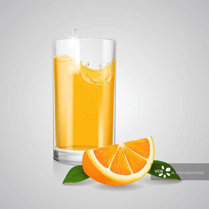橙汁在现实的玻璃和橙片图片素材