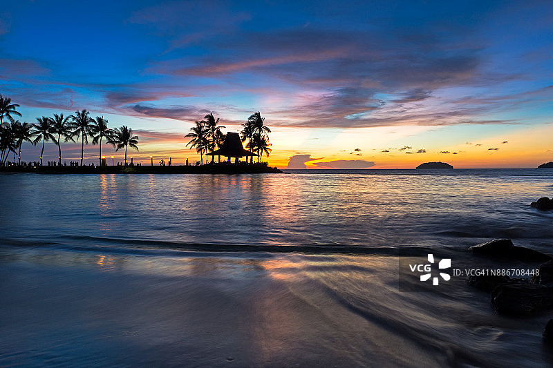 科塔基纳巴卢海滩日落图片素材
