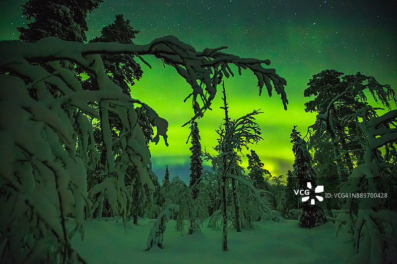 芬兰拉普兰的北极光图片素材
