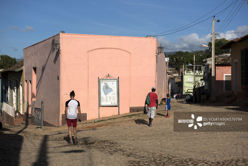 古巴特立尼达老城的多彩街道图片素材