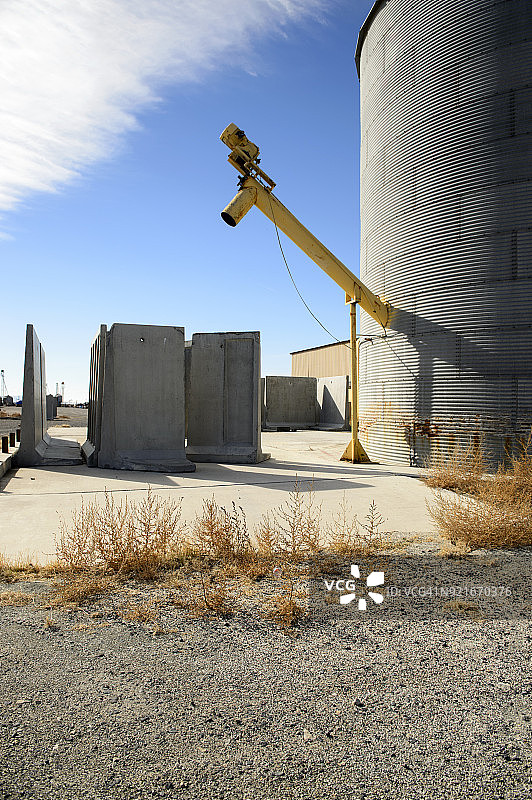 美国内华达州拉夫洛克的农业筒仓和谷物提升机图片素材