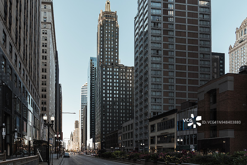 位于美国伊利诺斯州芝加哥市中心的现代化摩天大楼图片素材