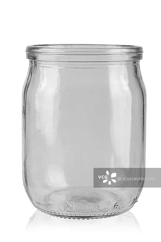 用于保护的空玻璃罐，隔离在白色背景上。图片素材