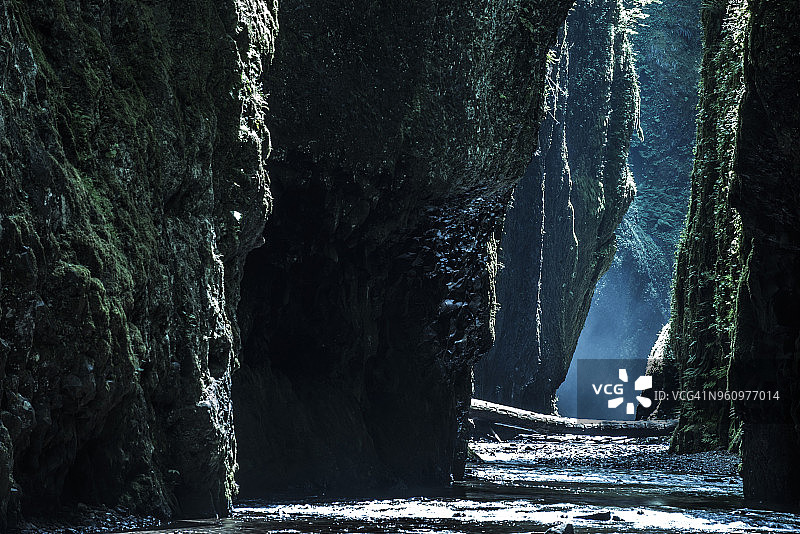 奥尼昂塔峡谷宁静的景色图片素材
