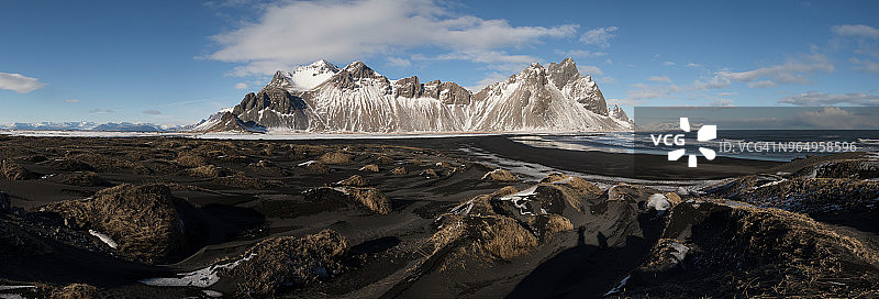 冰岛斯托克尼斯半岛著名的韦斯特拉霍恩山风景名胜图片素材