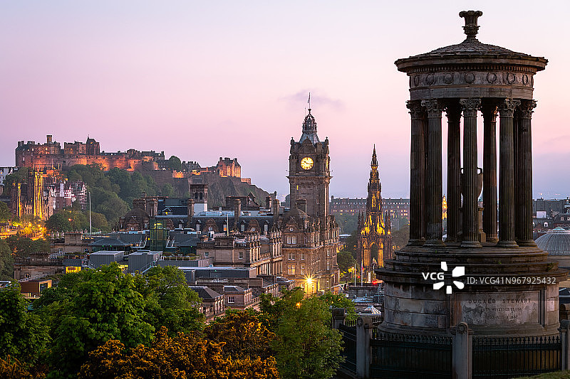 爱丁堡城堡、巴尔莫勒尔酒店钟楼、斯科特纪念馆、杜加尔德·斯图尔特纪念馆、苏格兰爱丁堡图片素材